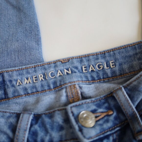 AMERICAN EAGLE AEO Size 0 Regular Light Wash Mom Jeans - Picture 4 of 10